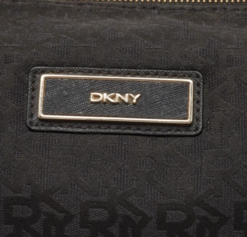 DKNY Schwarzes Monogram Canvas und Leder Logo Satchel im Angebot 2