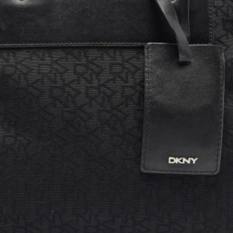 DKNY Tote in tela e pelle con monogramma nero in vendita 4