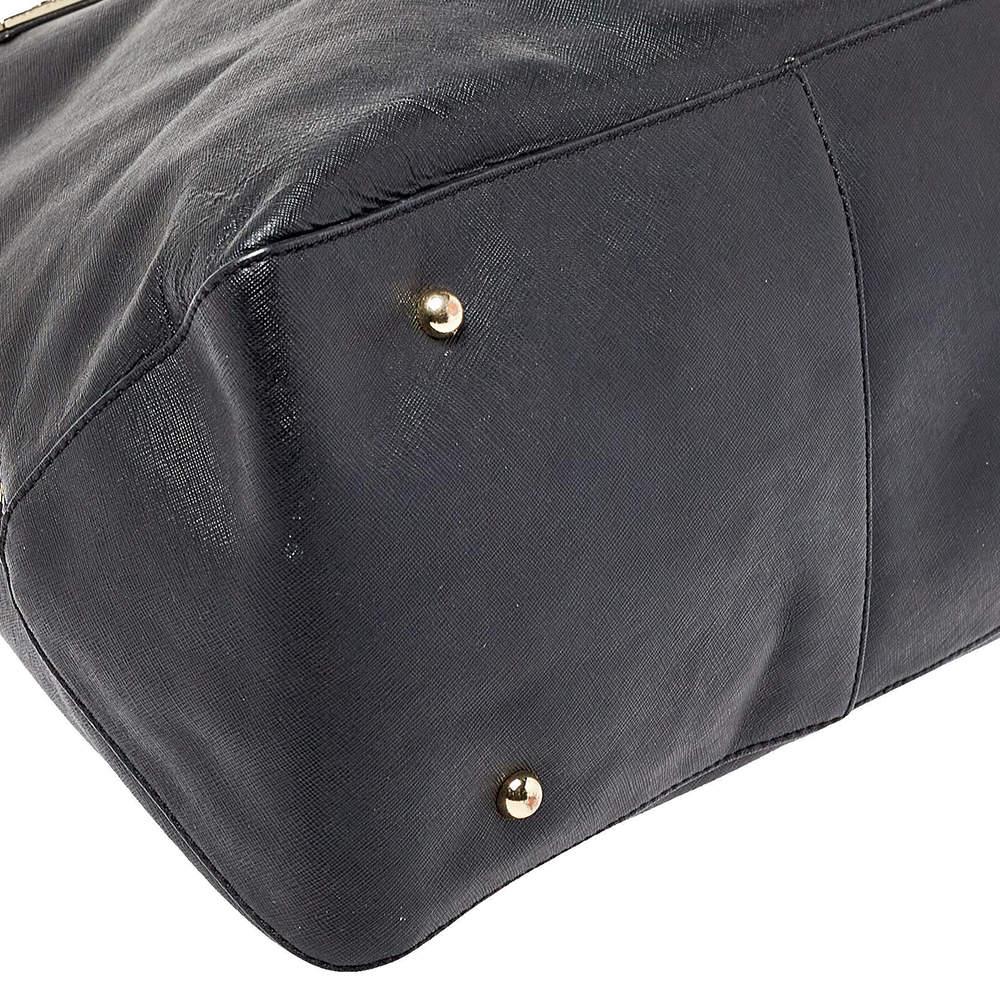 DKNY - Fourre-tout à double fermeture éclair en cuir Saffiano noir 4
