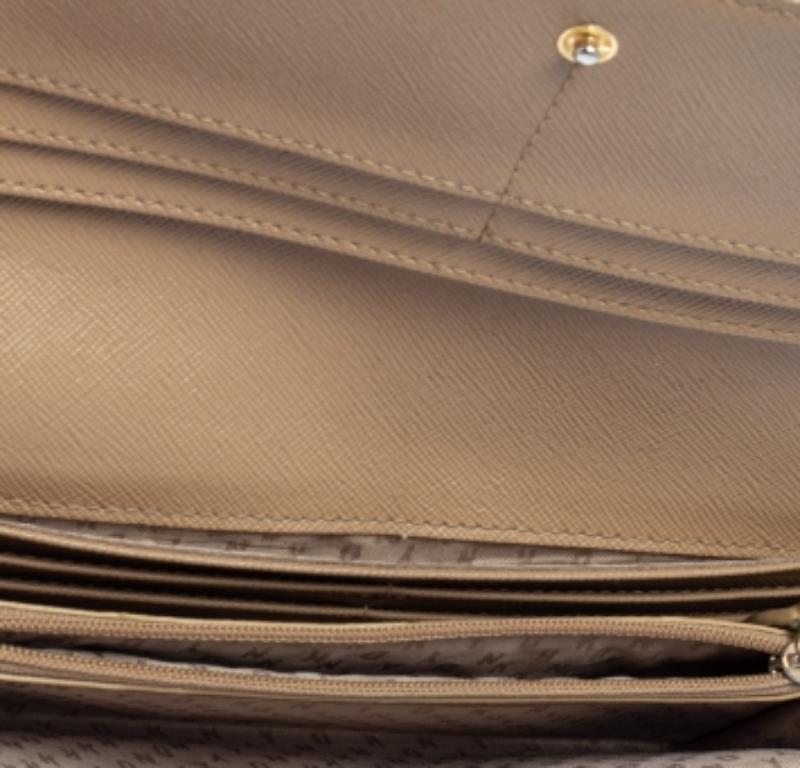 DKNY Blue/Beige Saffiano Leather Flap Continental Wallet For Sale 3