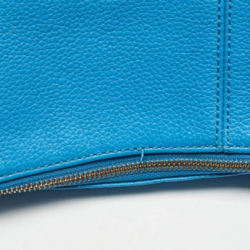 DKNY Blaue Leder-Handtasche im Angebot 2