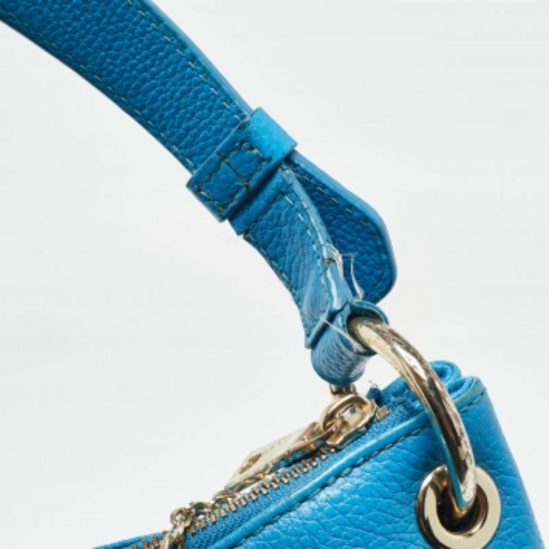 DKNY Blaue Leder-Handtasche im Angebot 3
