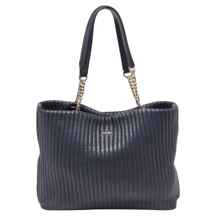 DKNY Blaue gesteppte Leder-Ketten-Tasche