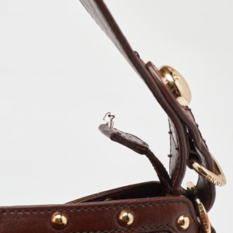 DKNY Hobo clouté en cuir Brown en vente 5