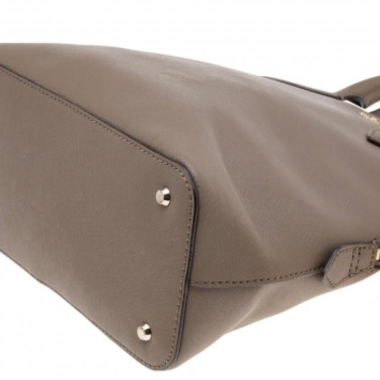 Satchel con cremallera DKNY de piel marrón en venta 2