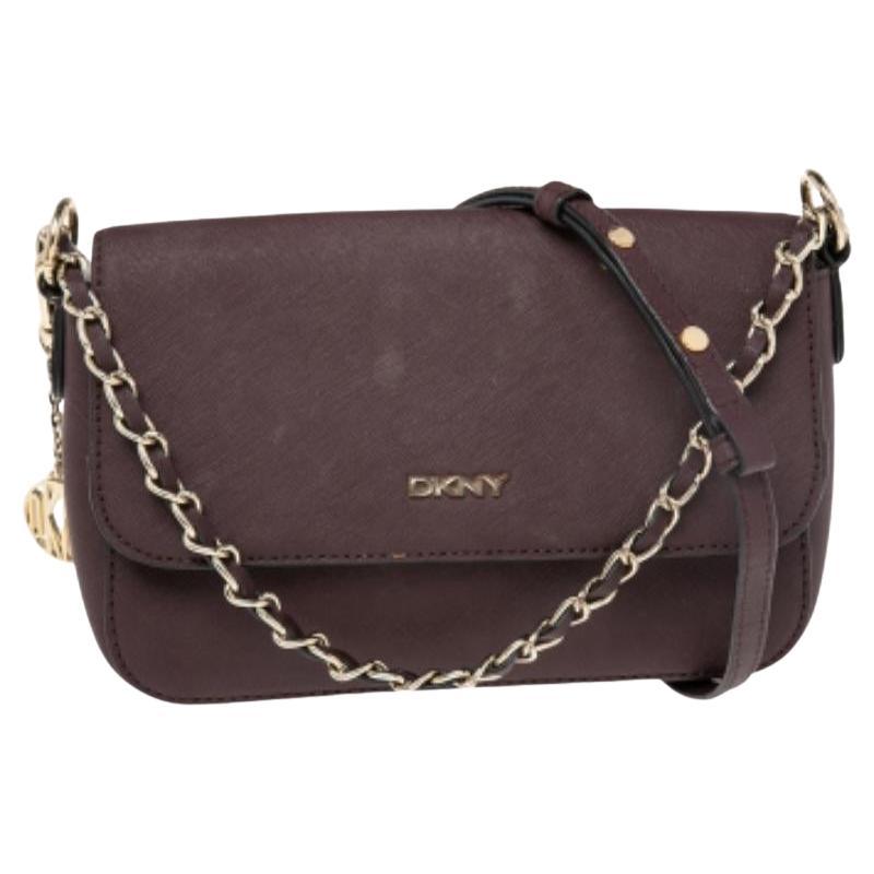 DKNY Sac à bandoulière Bryant Park à rabat en cuir bourgogne