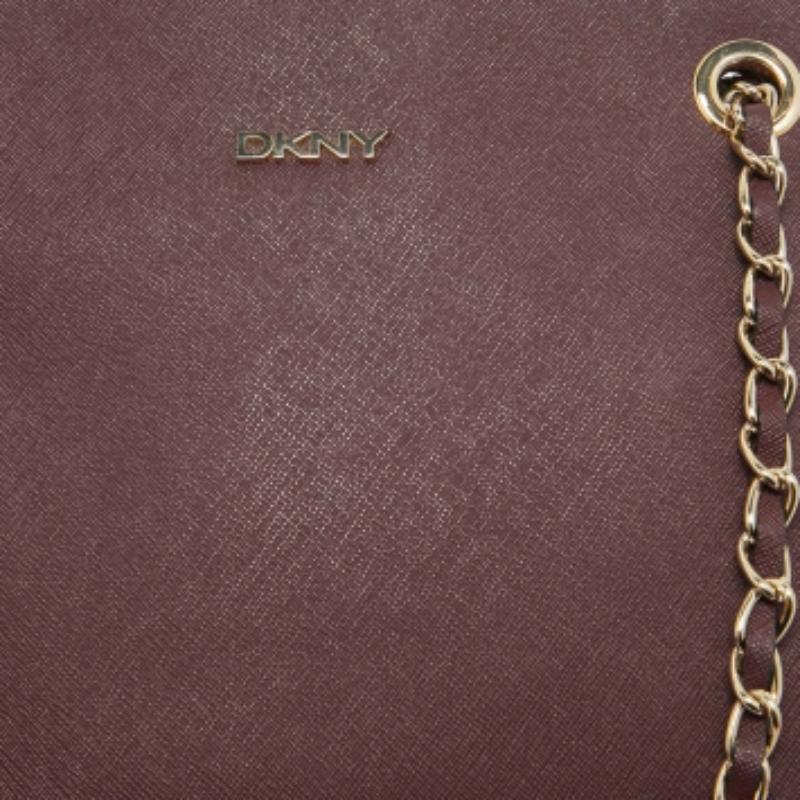 DKNY Borsa a tracolla a cupola in pelle borgogna in vendita 2