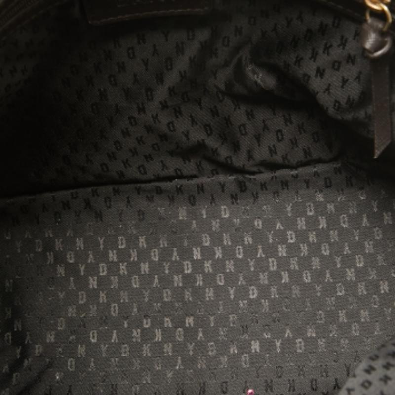 DKNY Borsa a tracolla a cupola in pelle borgogna in vendita 3