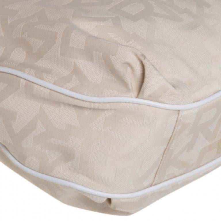 DKNY Signature Cream Canvas Hobo en vente 1