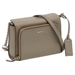 DKNY Graue Saffiano Leder Bryan Park Umhängetasche mit Tasche aus Leder