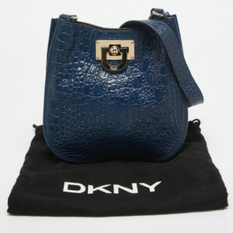 Noir DKNY Navy Blue Croc Embossed Leather Messenger Bag en vente