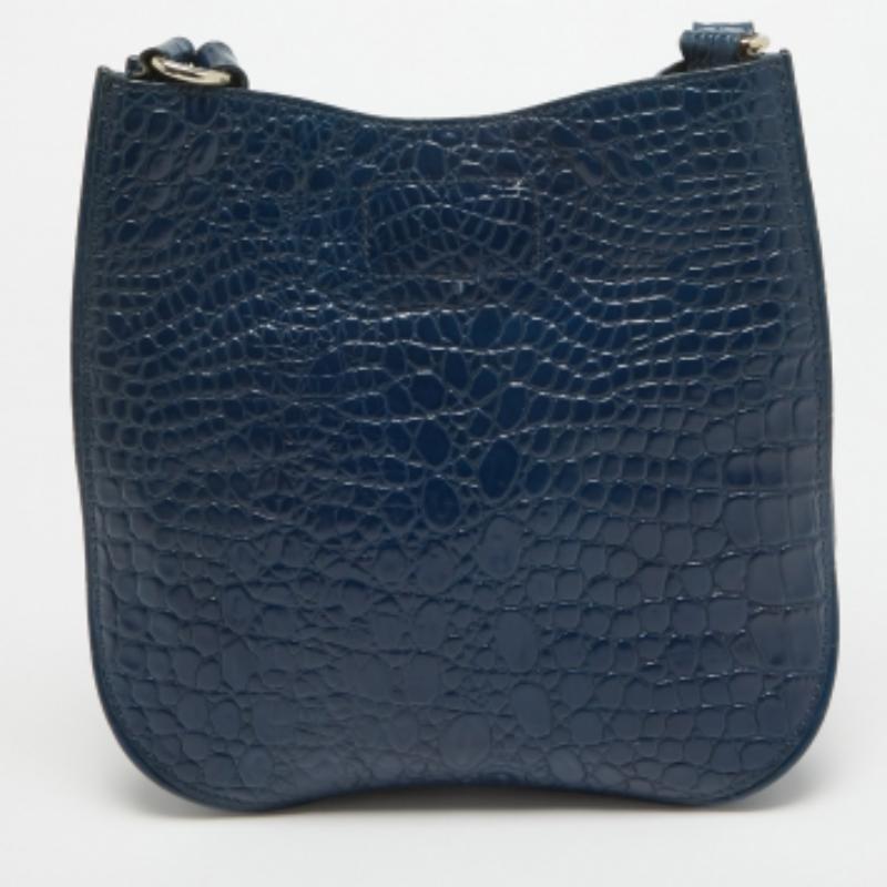 DKNY Navy Blue Croc Embossed Leather Messenger Bag Bon état - En vente à Dubai, Al Qouz 2