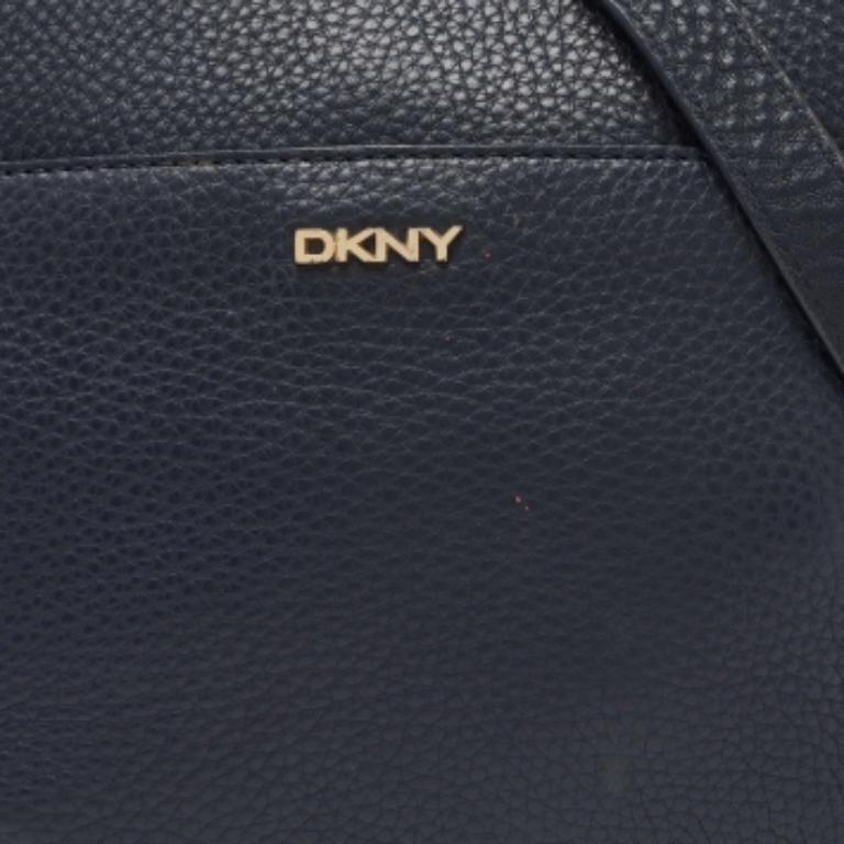 DKNY Navy Blue Leather Zip Crossbody Bag en vente 3