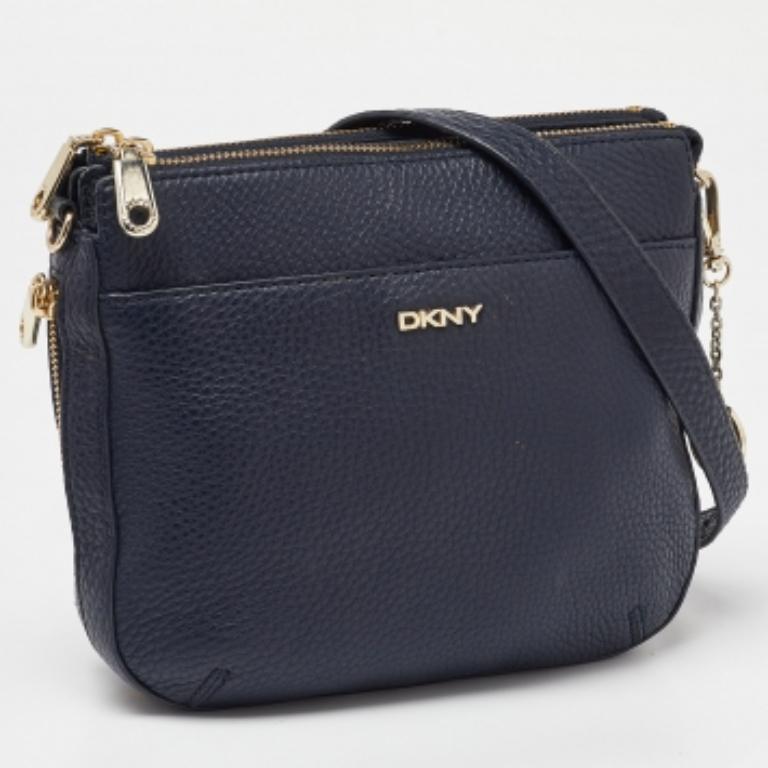 DKNY Navy Blue Leather Zip Crossbody Bag en vente 4
