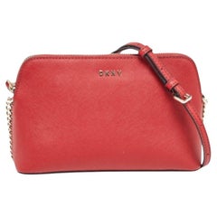 DKNY Borsa a tracolla con cupola Bryant in pelle rossa