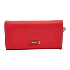DKNY Red Leather Flap Continental Geldbörse