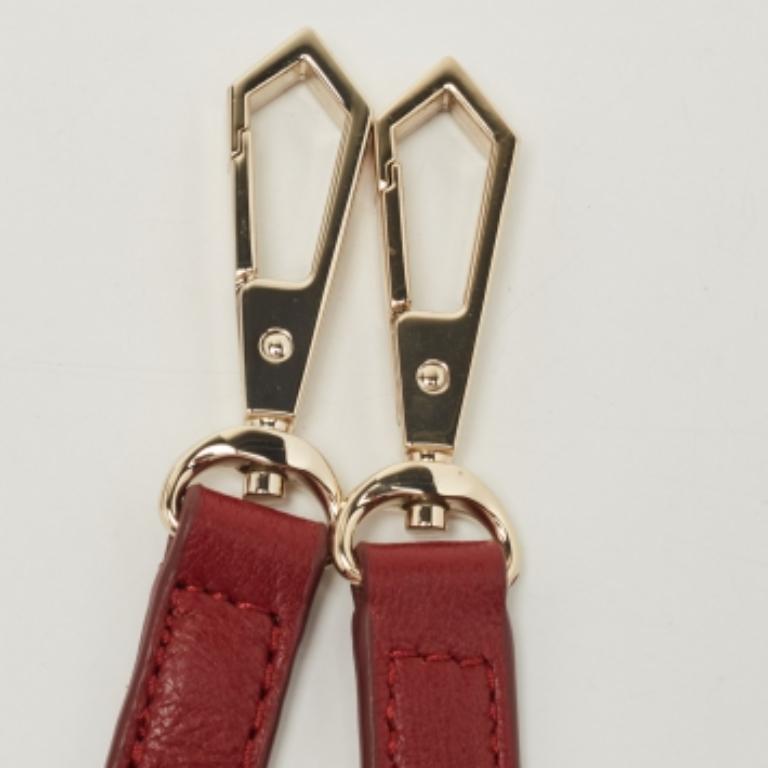 Bolso de asa superior Gansevoort de piel acolchada a rayas rojas de DKNY en venta 4