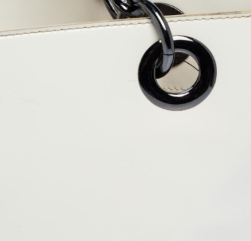 Dkny White Patent Leather Chain Tote For Sale 2