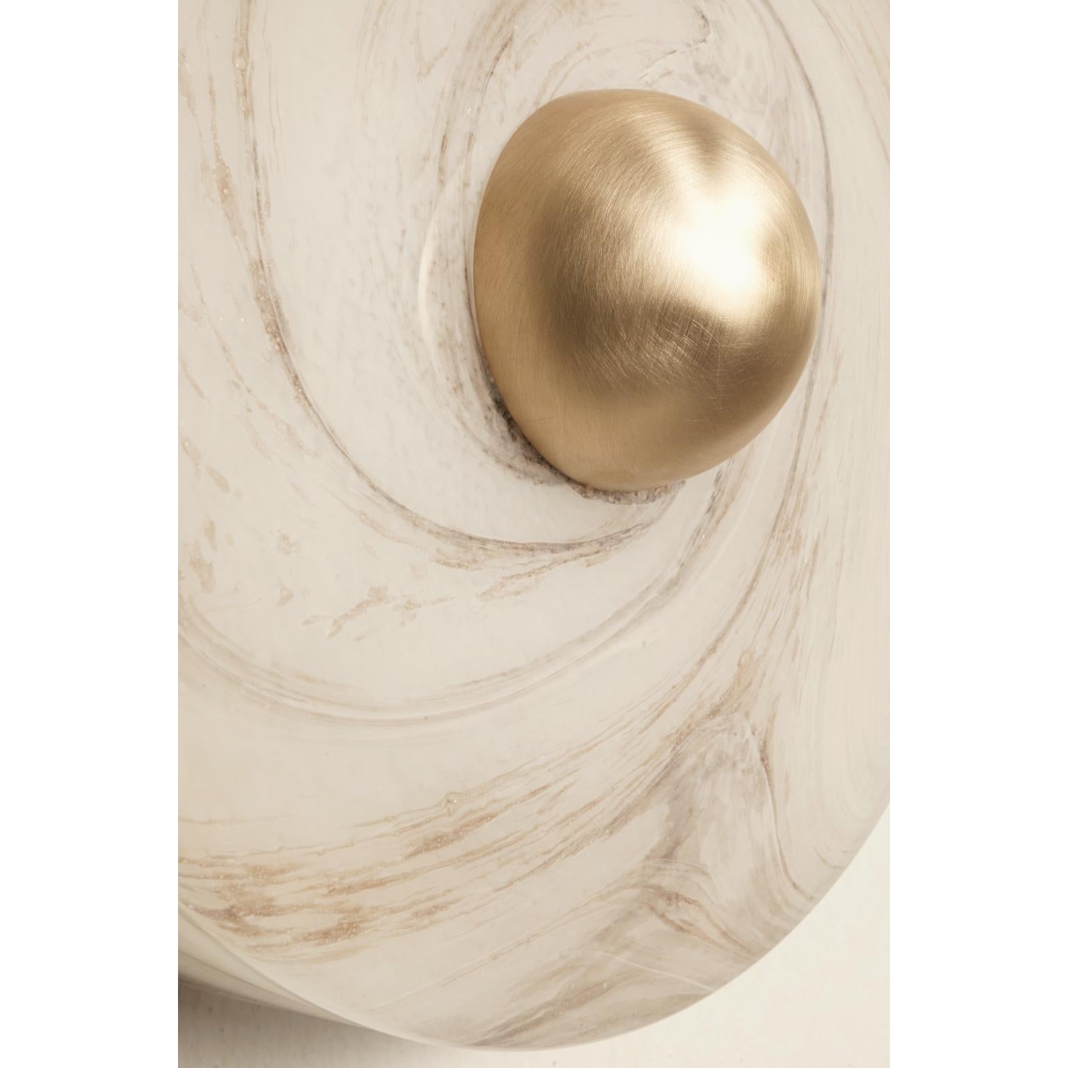 DL400 Lámpara de pared de cristal soplado, alabastro y latón satinado by Daluce Posmoderno en venta