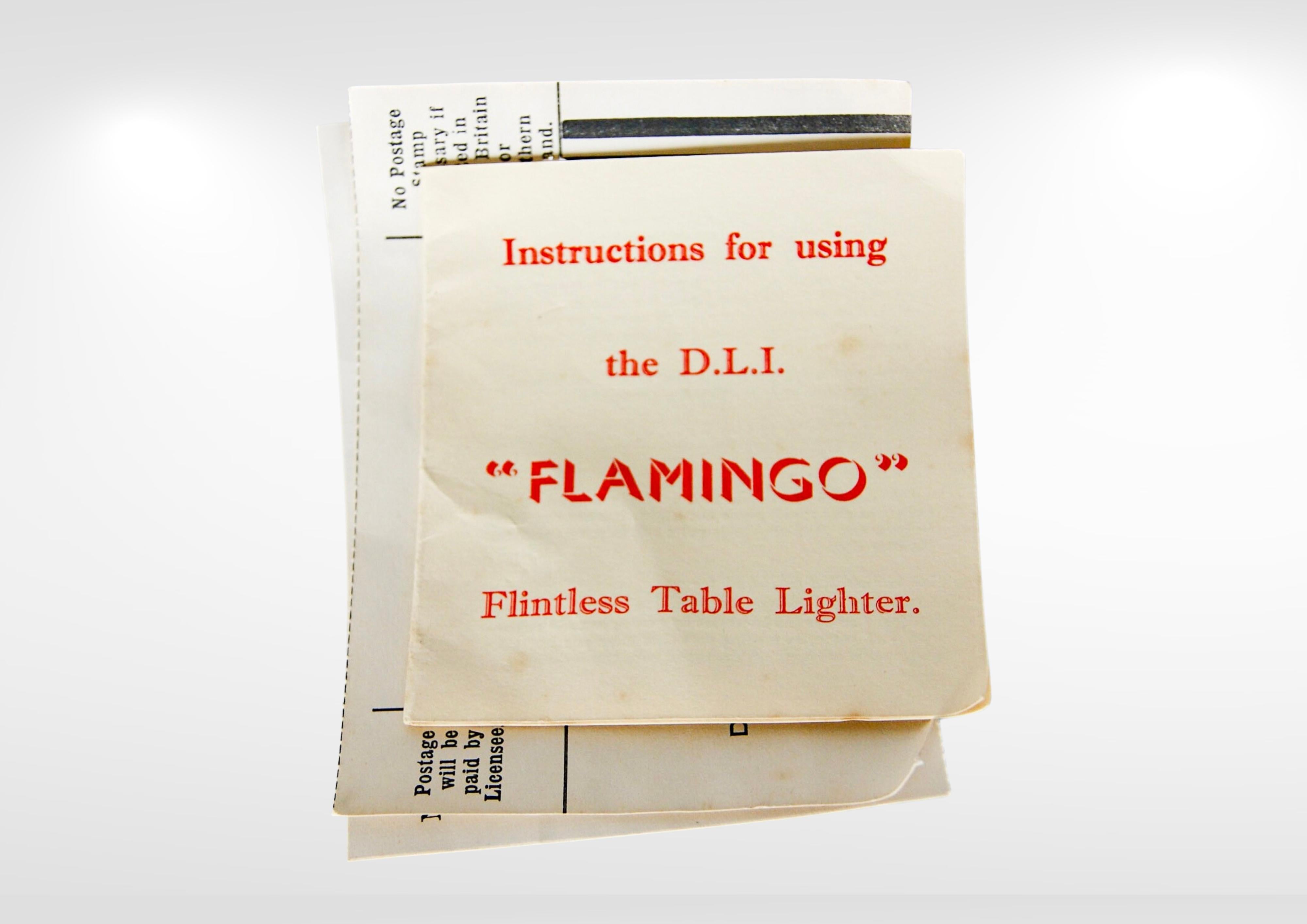 Bakélite D.L.A. Flamingo Bakelite Flintless Table Lighter, Circa 1950s unused & boxed en vente