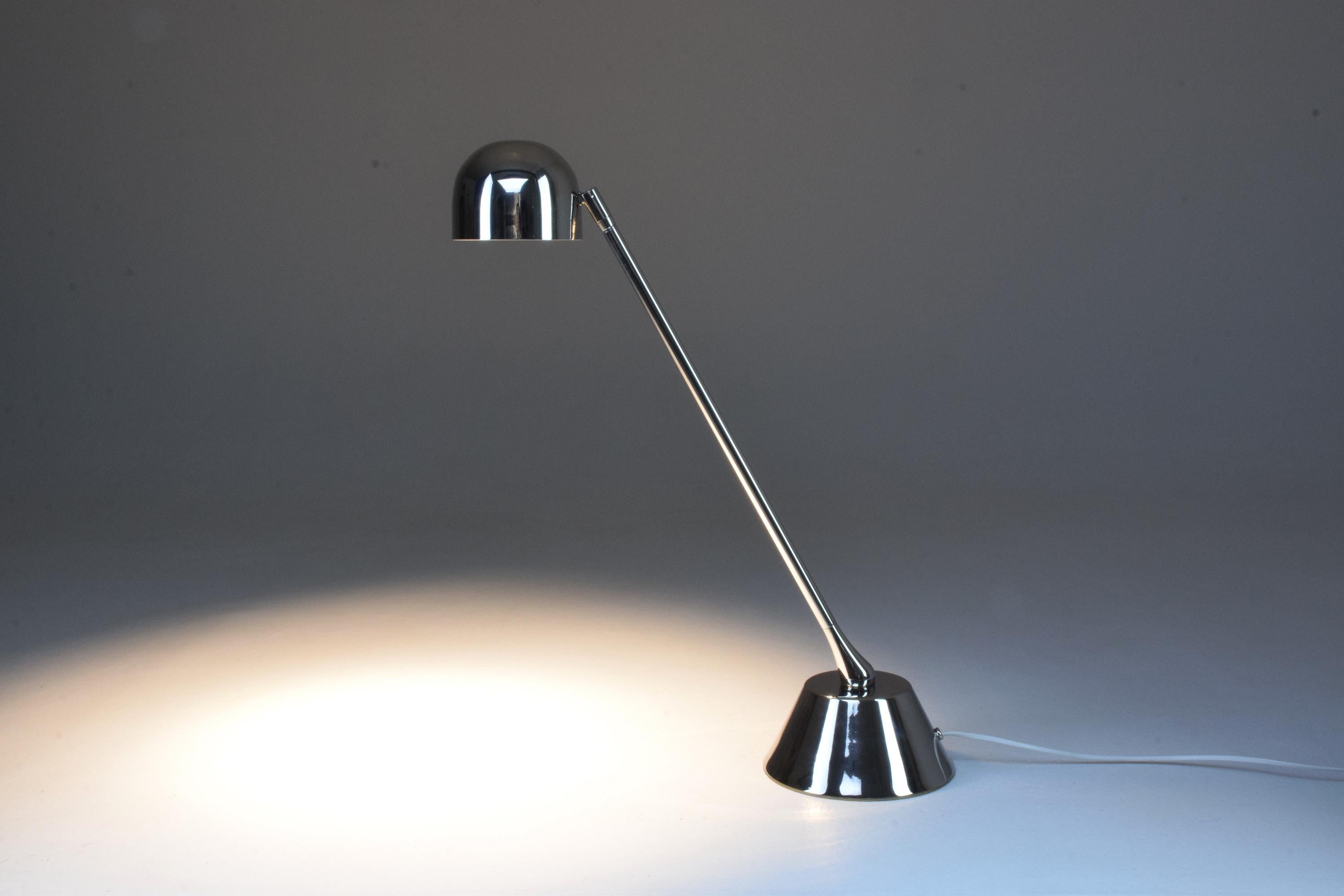 XXIe siècle et contemporain De.Light T1 lampe de bureau en laiton nickelé, collection Flow 2 en vente