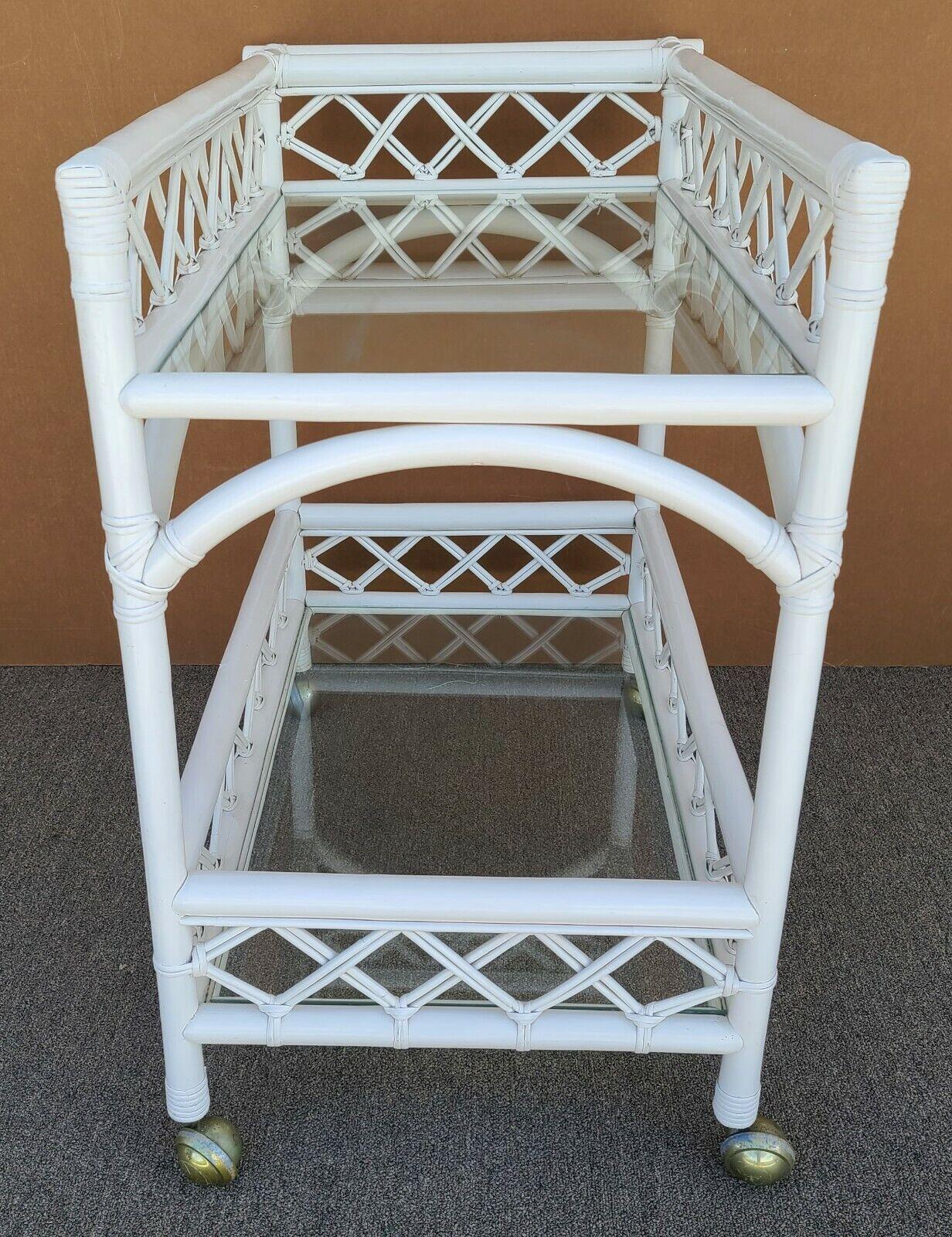 Chariot de service de bar à 2 niveaux DM Vintage Palm Beach Coastal Bamboo & Glass en vente 1