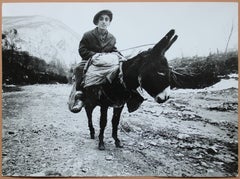 Photographie - Boy on the donkey at mountains, 1979. 30x40 cm