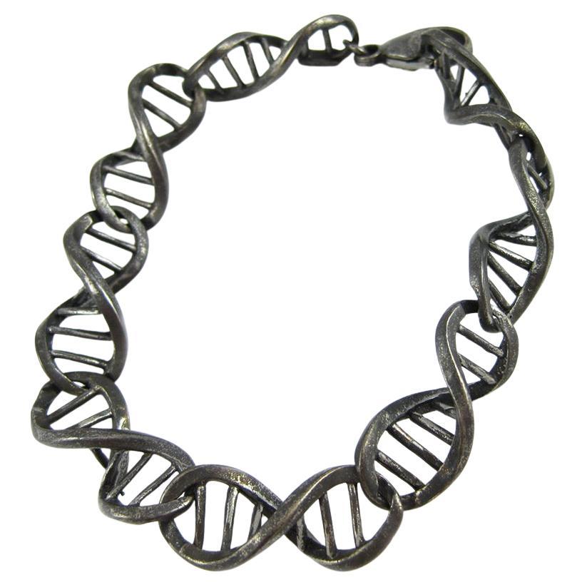 Pulsera ADN de plata de ley en venta