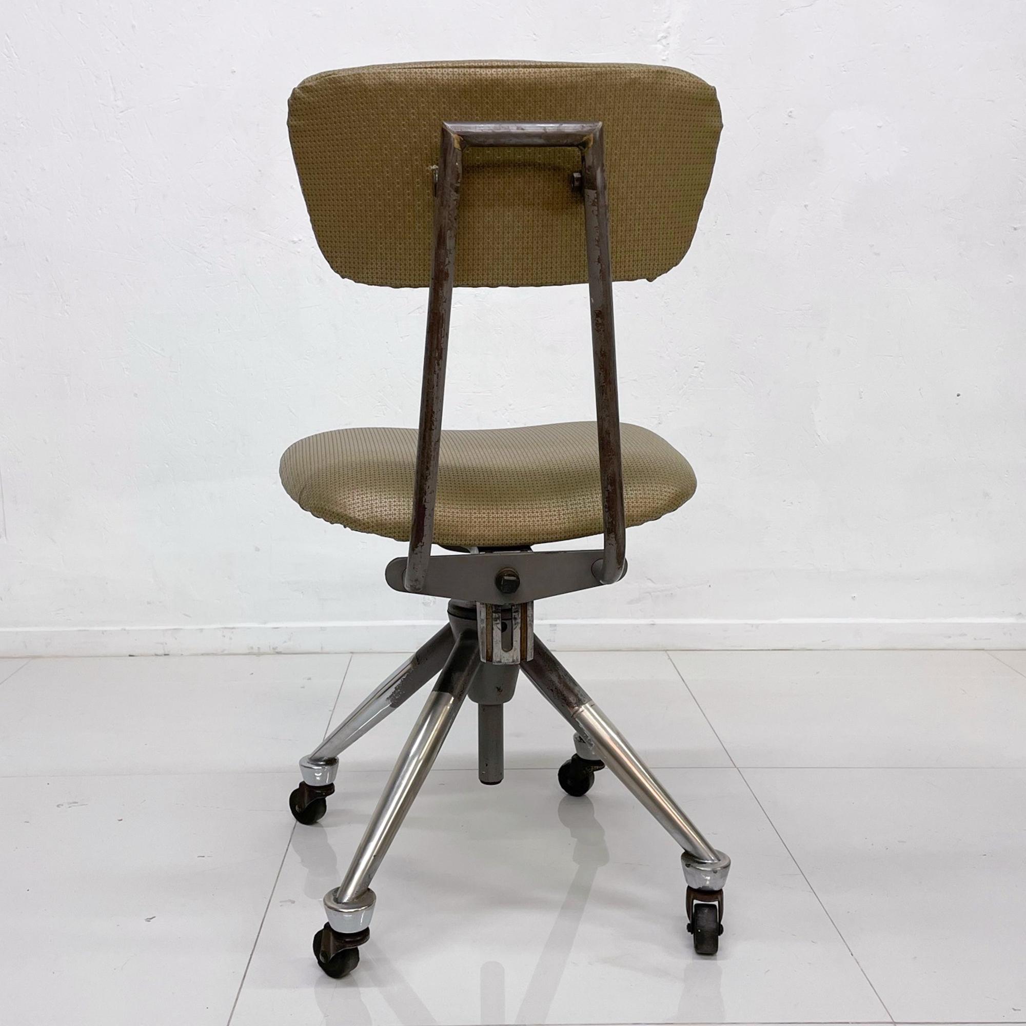 mid century modern desk chairs
