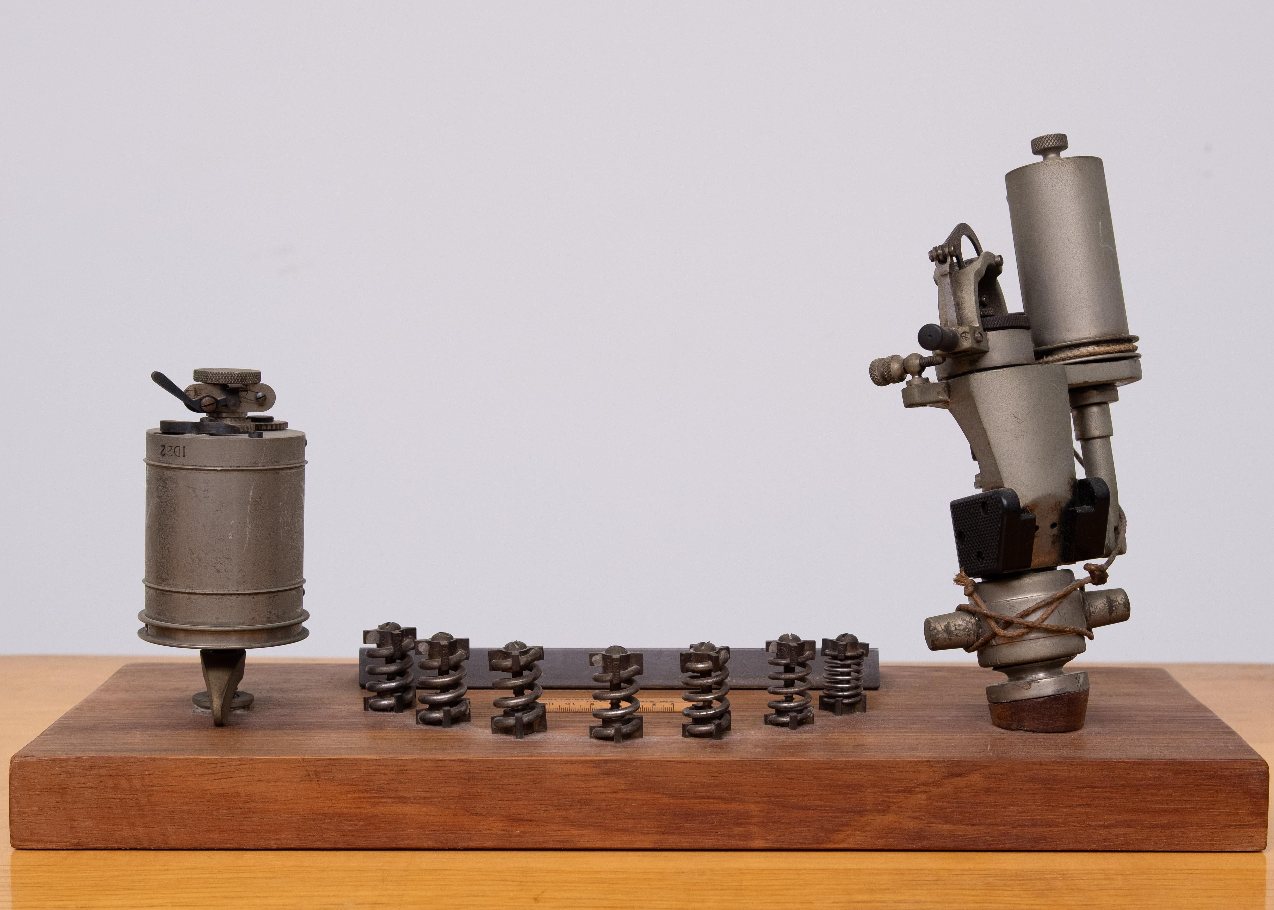 ''Dobbie McInnes Ltd. Glasgow   Motor-lab   1975 en vente 2