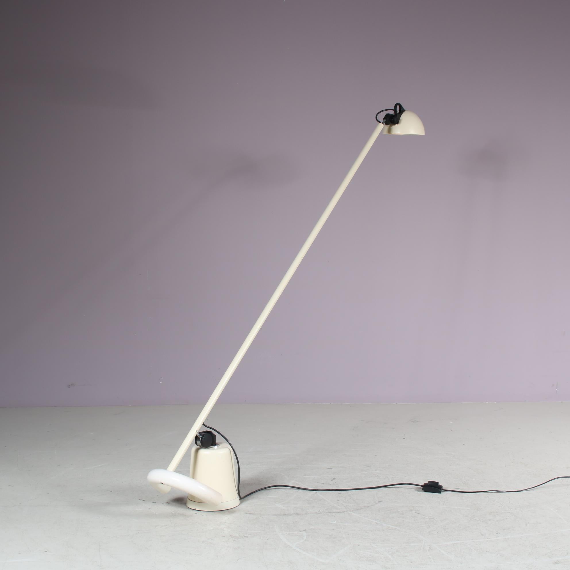 Metal “Dobermann” Floor Lamp by Elio Martinelli for Martinelli, Italy 1970 For Sale