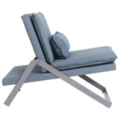 Fauteuil de salon Dobra en lin gris par Filipe Ramos