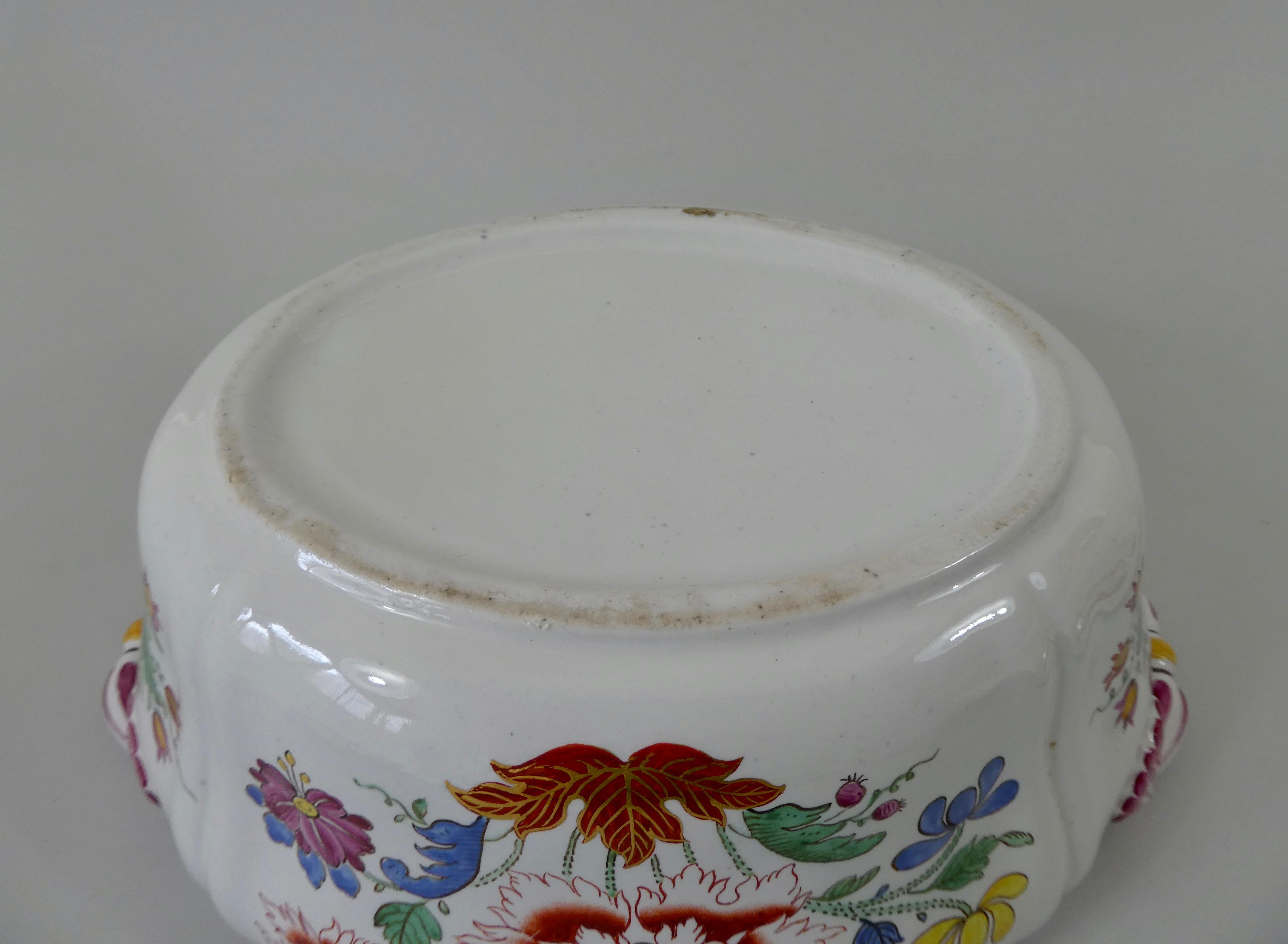 Doccia Porcelain Tureen, Cover and Stand, Tulipano Pattern, circa 1770 7