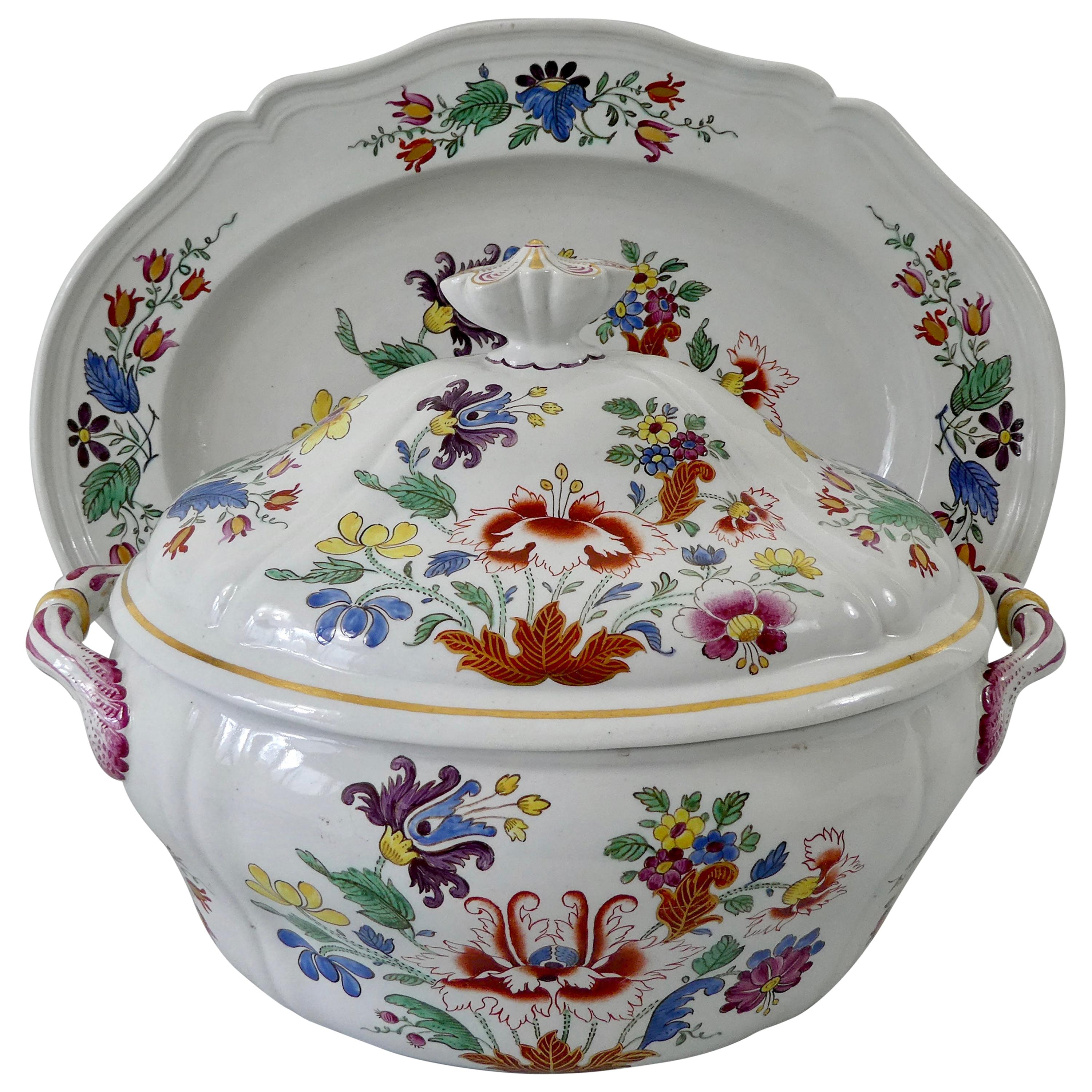 Doccia Porcelain Tureen, Cover and Stand, Tulipano Pattern, circa 1770