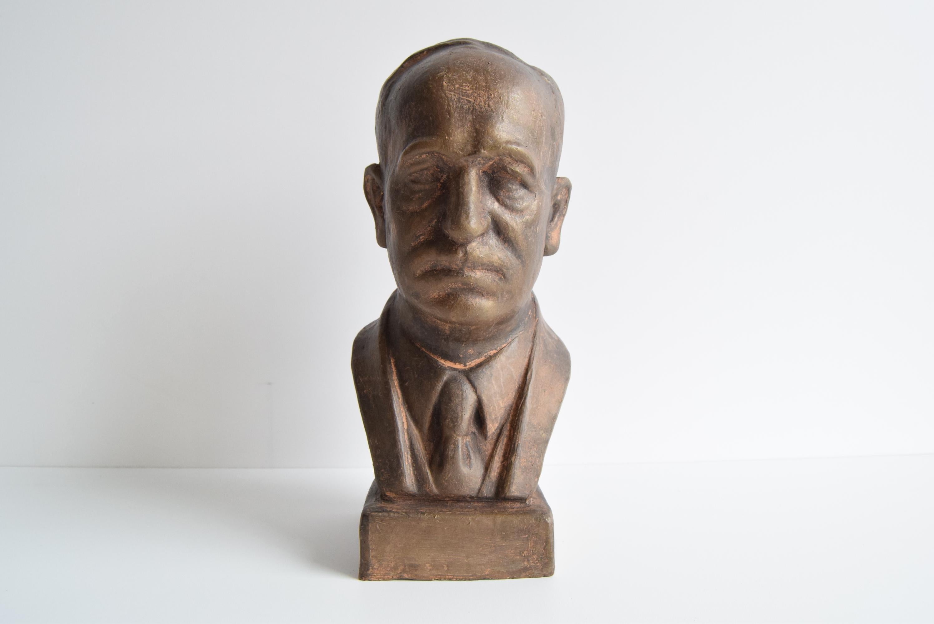 Mid-Century moderno Busto in ceramica del dottor Edvard Beneš, anni '50 circa. in vendita