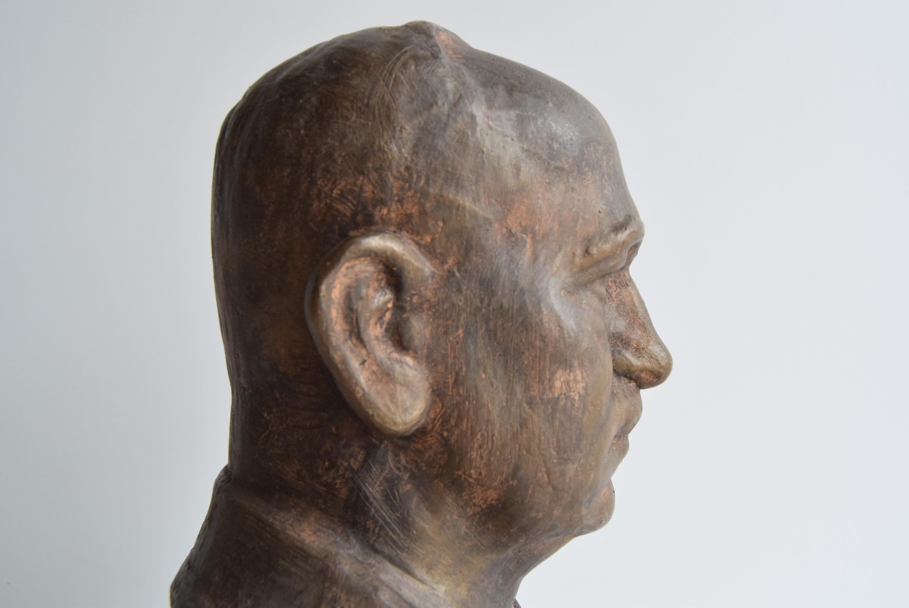 Busto in ceramica del dottor Edvard Beneš, anni '50 circa. in vendita 2