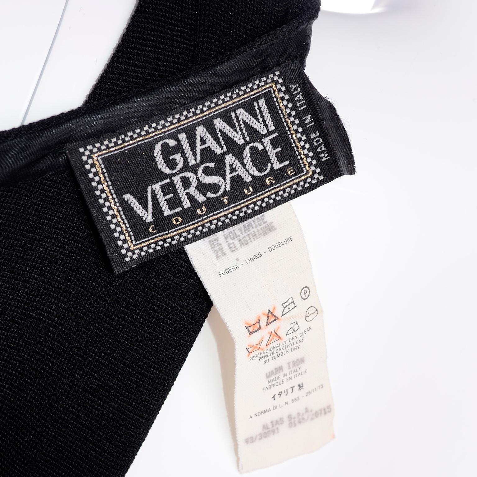 Dokumentiert 1993 Gianni Versace Couture Vintage Schwarzer Laufsteg-Overall mit gerafftem Saumtem Saum im Angebot 9