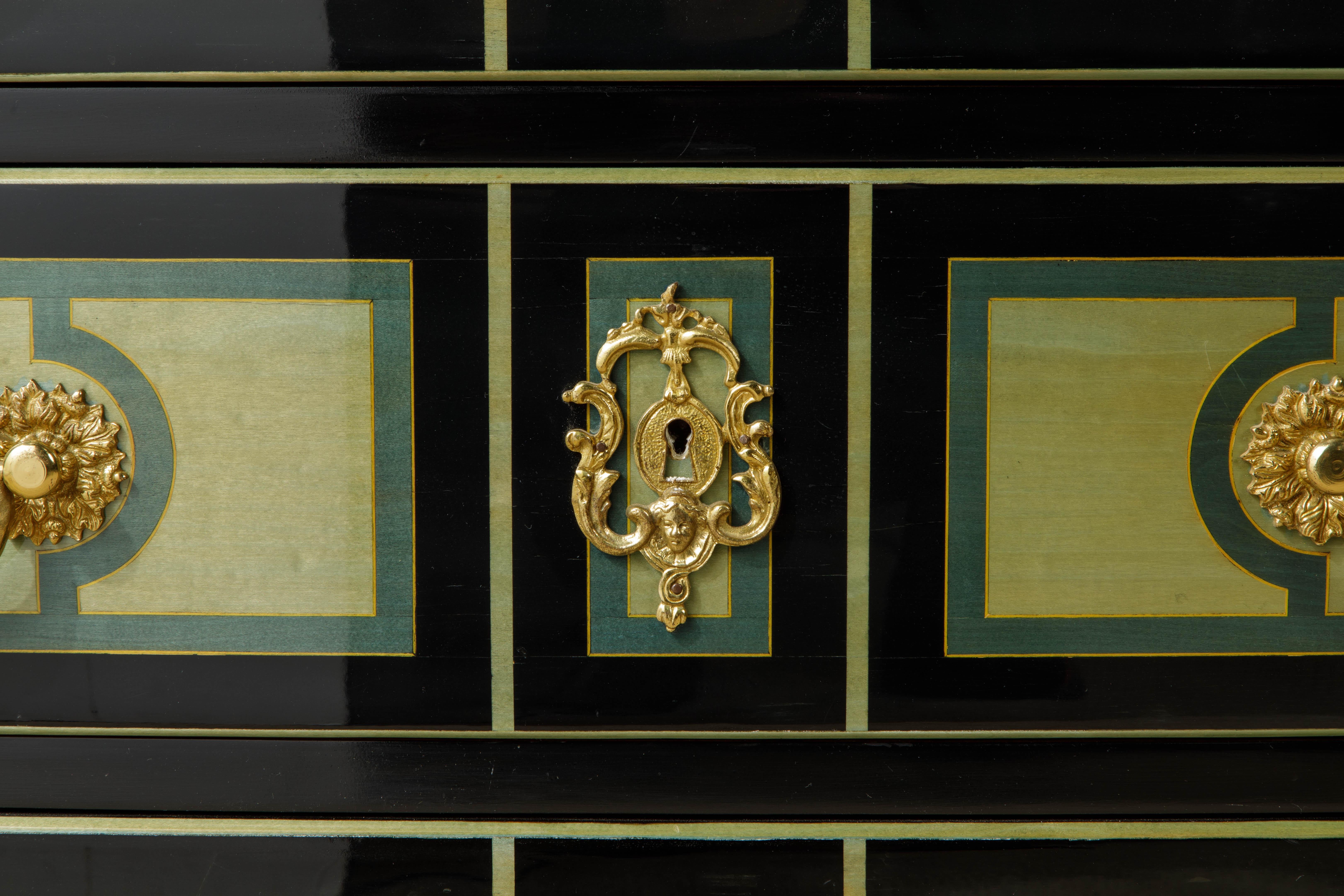 Commode de style Régence documentée et importante de la Maison Jansen montée en bronze doré, vers 1950 en vente 2