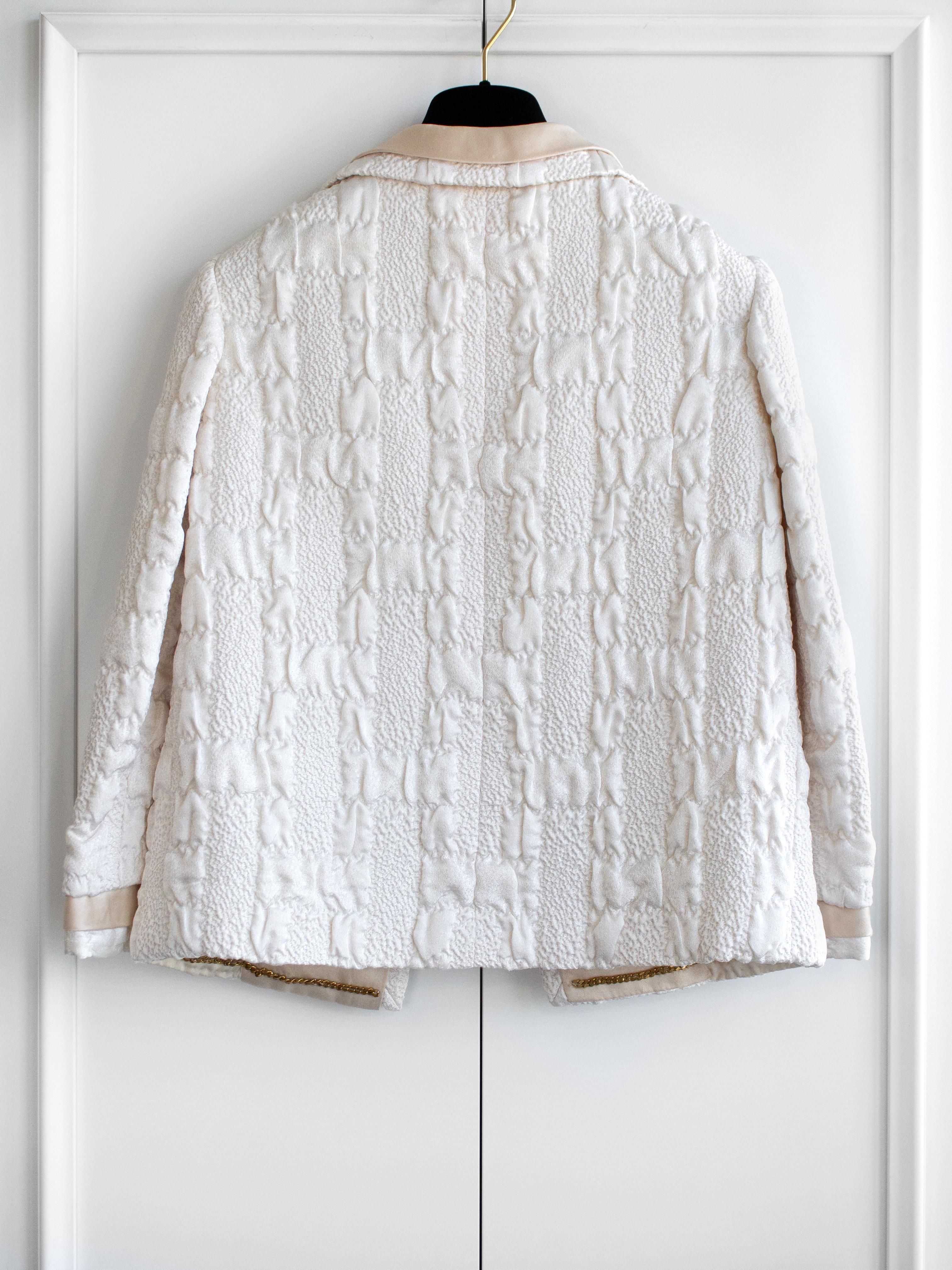 Documented Chanel Vintage Haute Couture 1965 White Cream Textured Silk Jacket In Good Condition For Sale In Jersey City, NJ