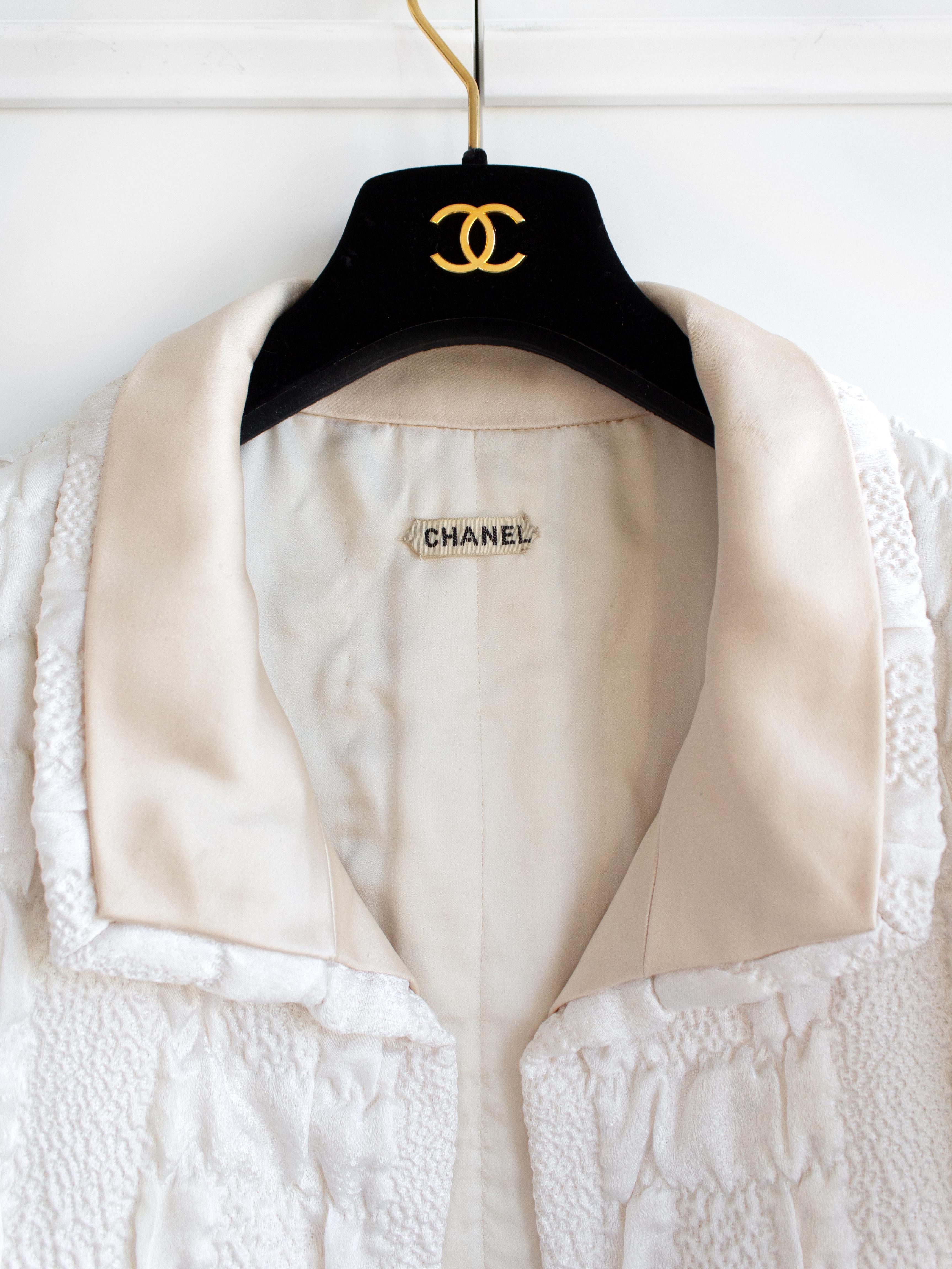 Documented Chanel Vintage Haute Couture 1965 White Cream Textured Silk Jacket For Sale 1