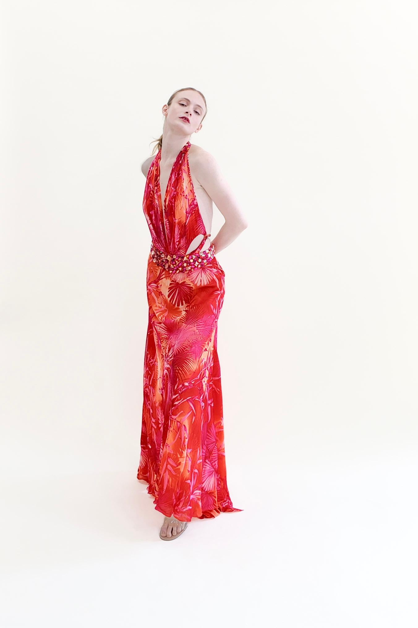Documented Gianni Versace S/S 2000 Runway Finale Gown, Magenta Palm Print In Excellent Condition For Sale In Los Angeles, CA