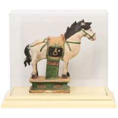 Figure d'un cheval en poterie émaillée Sacai de style Ming avec C.O.A.