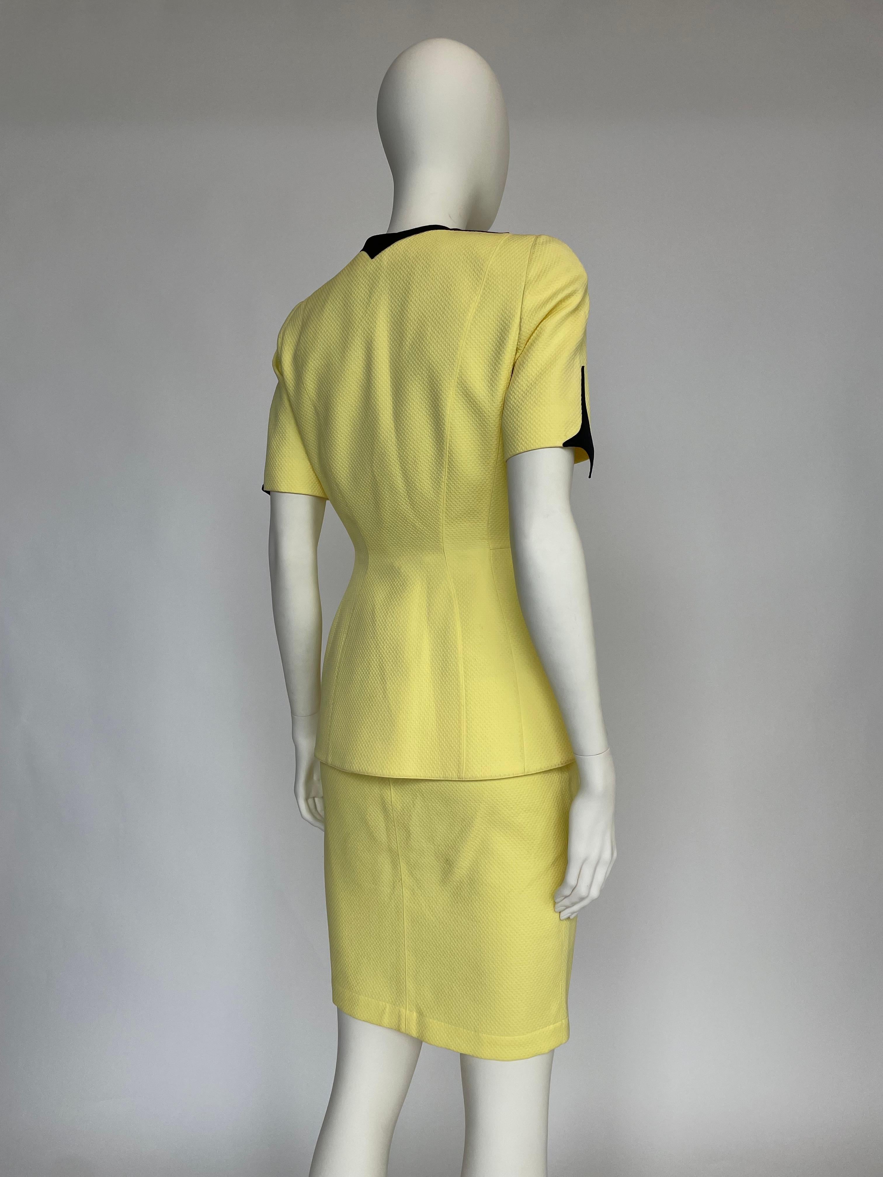 Tailleur jupe à bordure sculptée Thierry Mugler, collection Cruise 1998 8