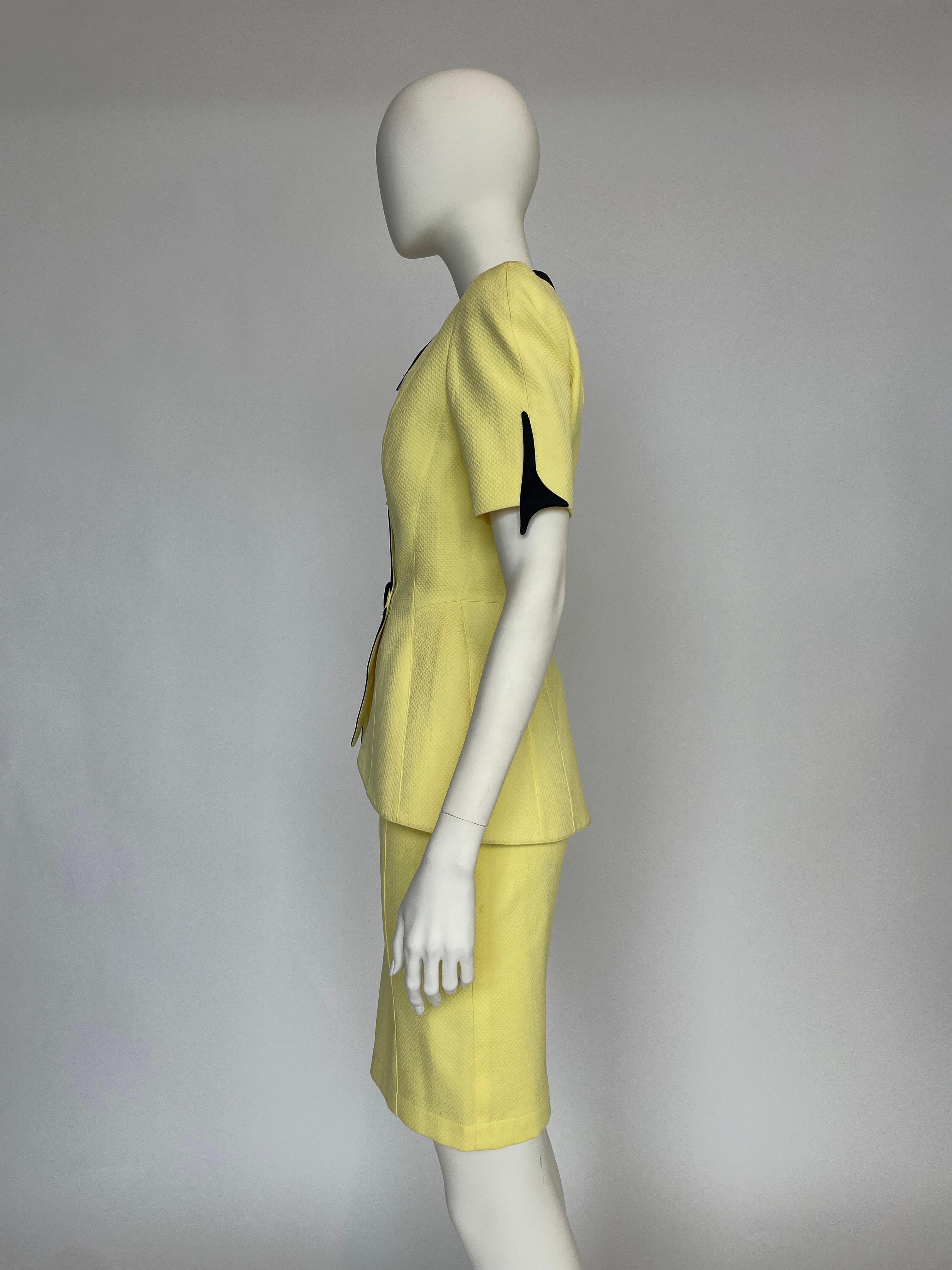 Tailleur jupe à bordure sculptée Thierry Mugler, collection Cruise 1998 5
