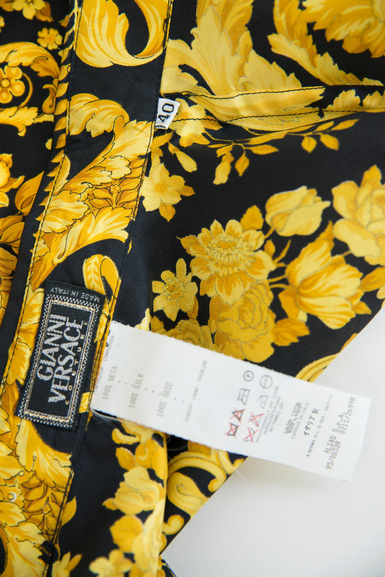 Documented Versace Silk-Twill Baroque Print Shirt Blouse, Fall-Winter 1991 For Sale 15