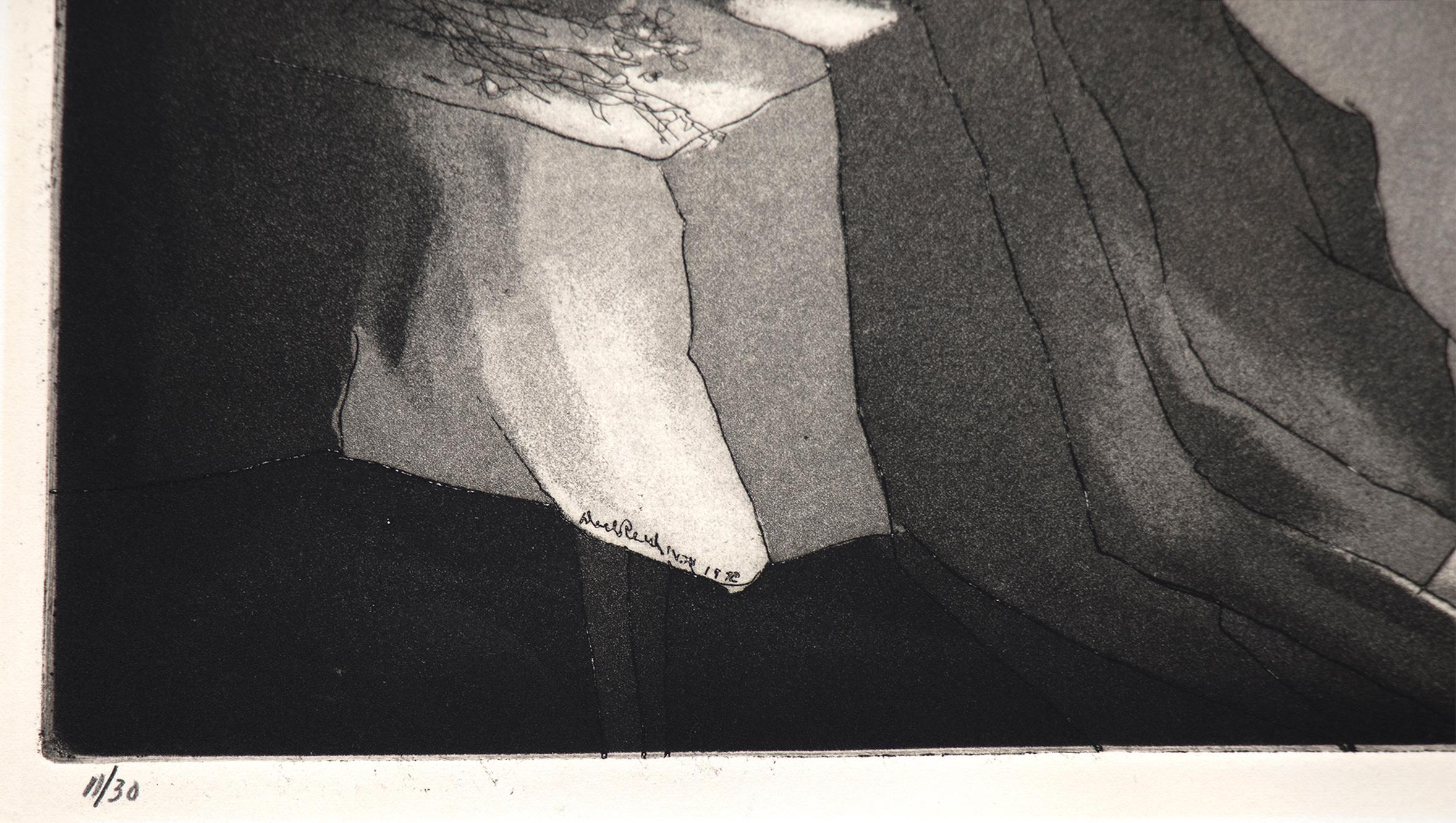 Nude mit Winterstrauß, Vintage Modernist Schwarz-Weiß-Radierung, weibliche Figur (Grau), Portrait Print, von Doel Reed