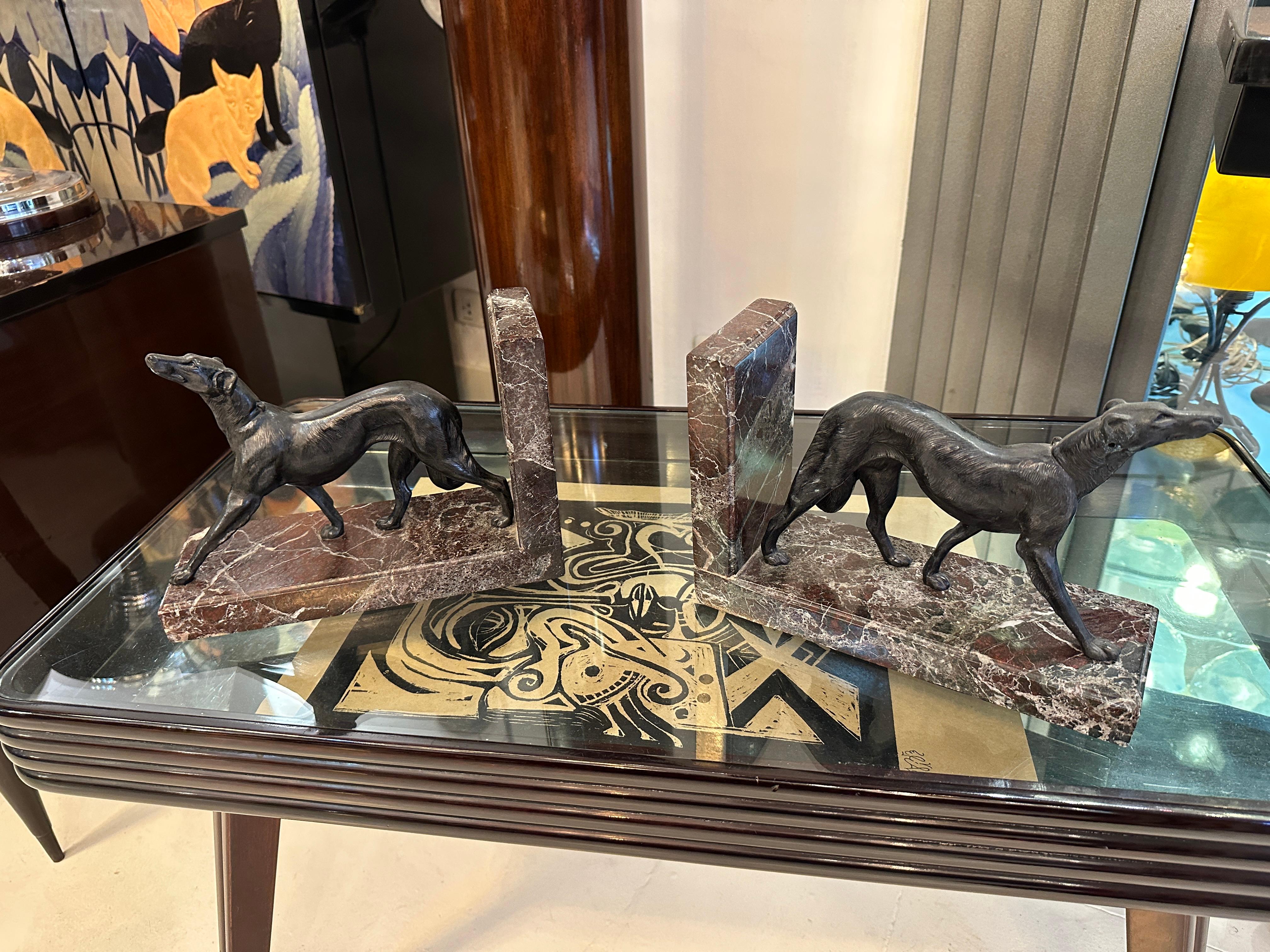 Dog Bookends in bronce and Marble For Sale 11