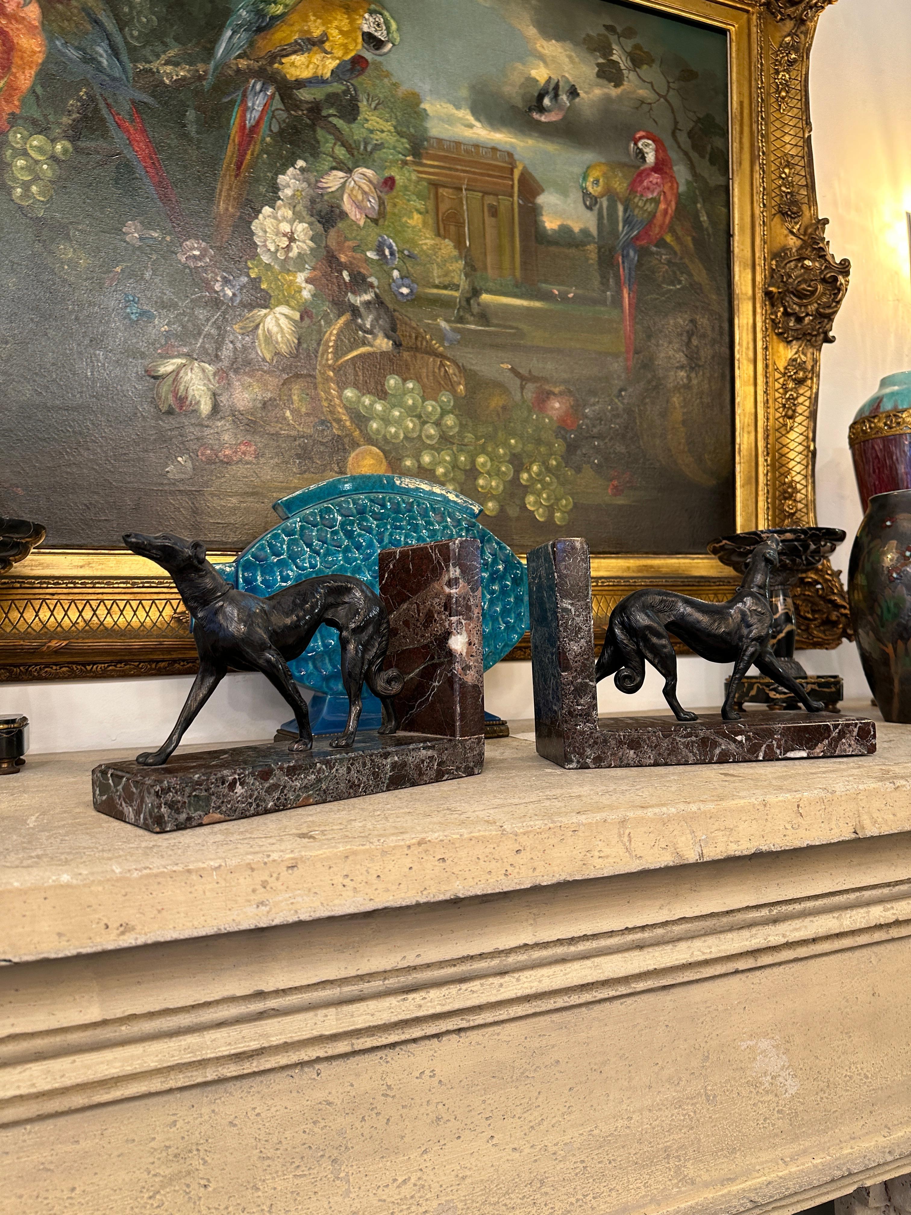 Dog Bookends in bronce and Marble For Sale 2