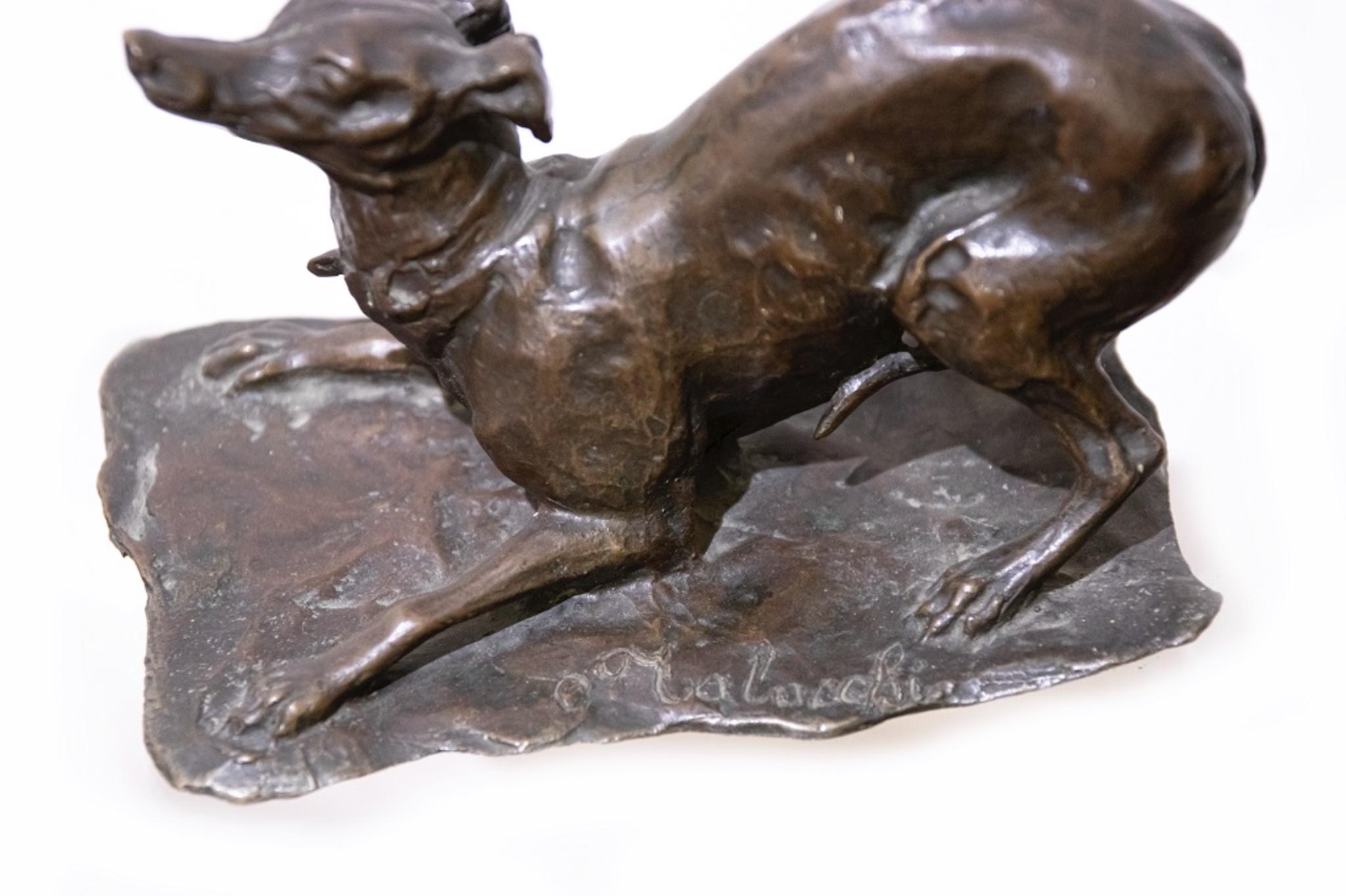 Dog is a glass decorative object realized in the first decades of the 20th century by the Italian artist Odoardo Tabacchi (Valganna, 1831 - Milan, 1905). 

Made in Italy.

Bronze.

Hand-signed by the artist on the base: Tabacchi.

Very good