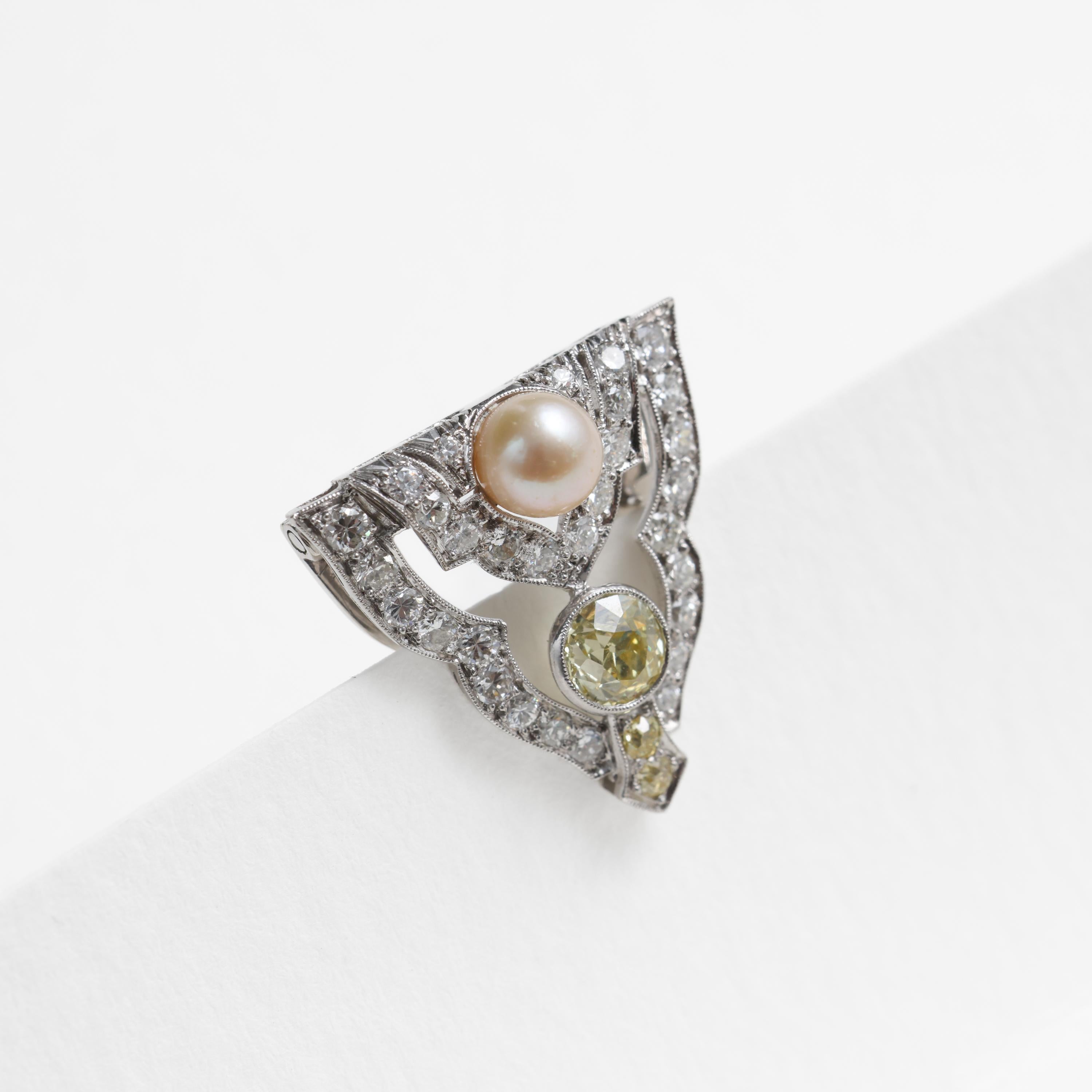 Broche Art Decó o Collar de Perro, Diamantes Amarillos y Perlas Naturales, Platino, GIA 5